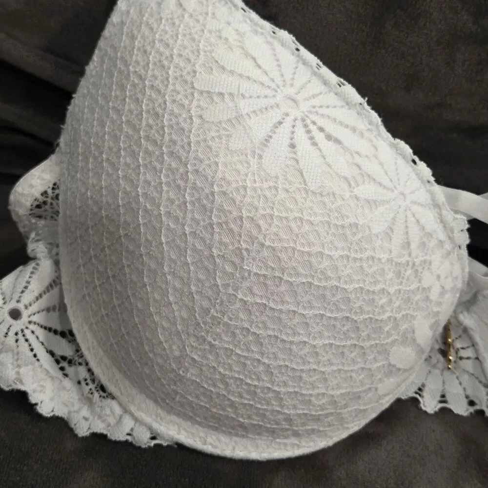Juicy Couture Intimates White Lace Underwire Push Up Bra 34C Style 5250-70 Sexy